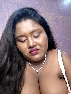 Snapshot of horny_diana chatting on 05.21.26 horny diana online show from 05.21.26