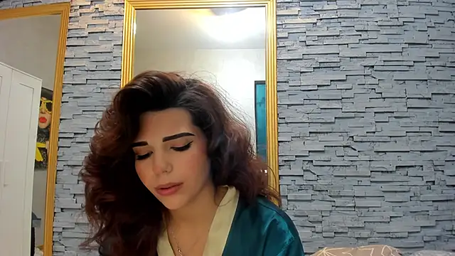 Snapshot of Bella_Posh chatting on 03.12.25 Bella Posh online show from 03.12.25