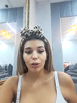 Snapshot of Bella_Posh chatting on 10.07.25 Bella Posh online show from 10.07.25