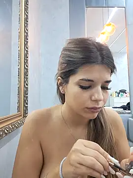 Snapshot of Bella_Posh chatting on 11.05.25 Bella Posh online show from 11.05.25