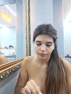 Snapshot of Bella_Posh chatting on 11.13.25 Bella Posh online show from 11.13.25