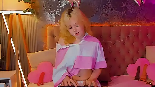 EmilyAngells online show from 04.20.26