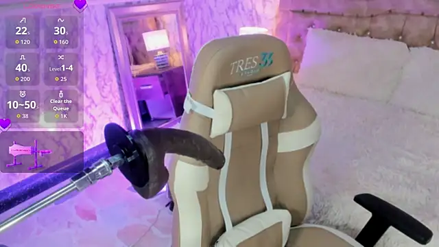 Snapshot of CandyKissx chatting on 10.22.25 CandyKissx online show from 10.22.25