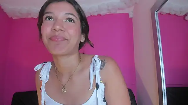 Snapshot of violett_24_ chatting on 02.24.25 violett 24 online show from 02.24.25