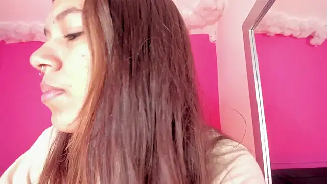 Snapshot of violett_24_ chatting on 03.07.25 violett 24 online show from 03.07.25