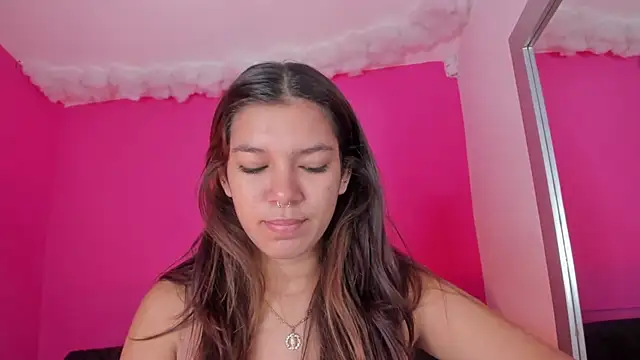 Snapshot of violett_24_ chatting on 03.08.25 violett 24 online show from 03.08.25