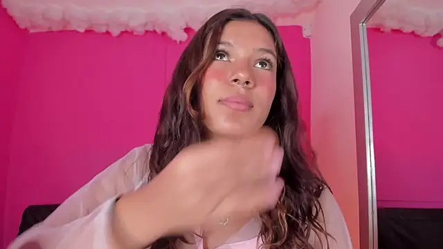 Snapshot of violett_24_ chatting on 03.11.25 violett 24 online show from 03.11.25