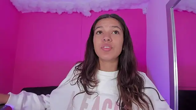 Snapshot of violett_24_ chatting on 03.15.25 violett 24 online show from 03.15.25