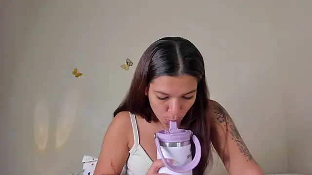 Snapshot of violett_24_ chatting on 10.20.25 violett 24 online show from 10.20.25