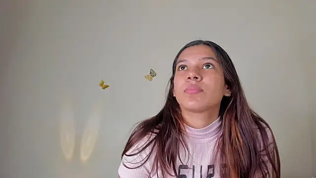 Snapshot of violett_24_ chatting on 10.22.25 violett 24 online show from 10.22.25