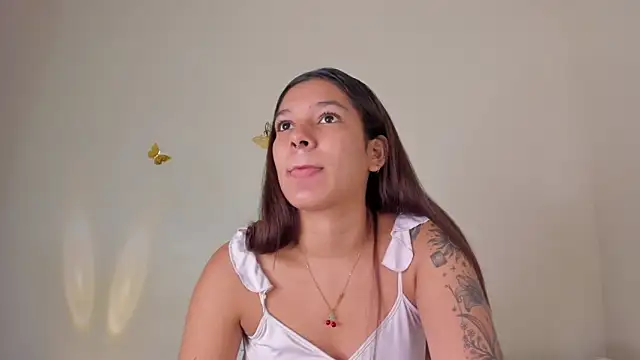 Snapshot of violett_24_ chatting on 10.30.25 violett 24 online show from 10.30.25