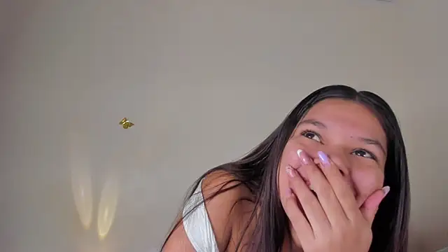 Snapshot of violett_24_ chatting on 11.30.25 violett 24 online show from 11.30.25