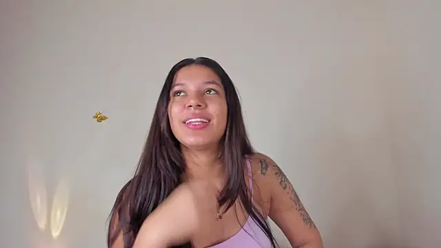 Snapshot of violett_24_ chatting on 12.05.25 violett 24 online show from 12.05.25