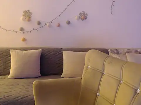 Snapshot of YourfantasyGiuly chatting on 06.25.26 YourfantasyGiuly online show from 06.25.26