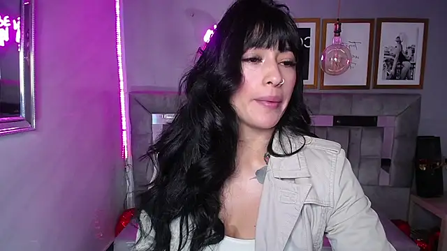 Isabella Collen v online show from 03.10.25