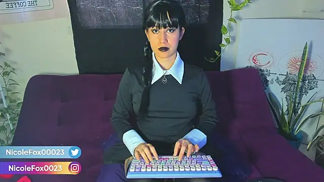 NicoleFox23  online show from 09.26.25