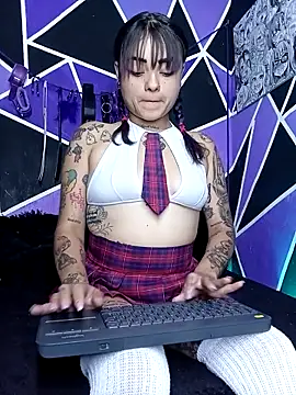 ChloeAllennn online show from 09.16.25