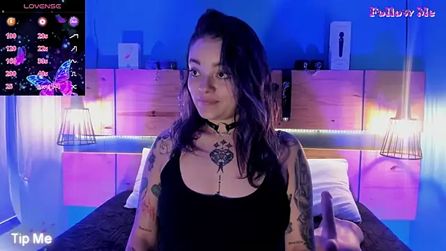 ChloeAllennn online show from 11.24.25