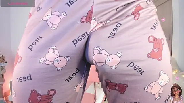 Snapshot of your_favorite_doll_ chatting on 11.20.25 your favorite doll online show from 11.20.25