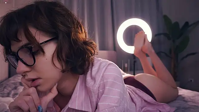 Snapshot of SibleyBurner chatting on 11.05.25 SibleyBurner online show from 11.05.25