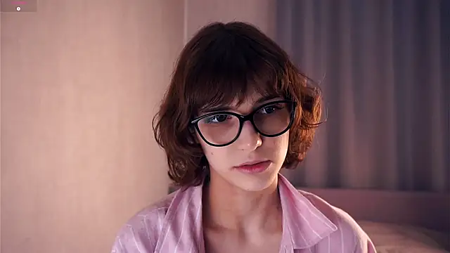 Snapshot of SibleyBurner chatting on 11.28.25 SibleyBurner online show from 11.28.25