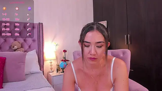 natashaleightt online show from 09.25.25