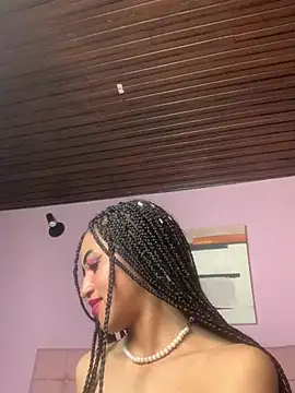 Snapshot of MichelleDiaz_Pink chatting on 02.28.25 MichelleDiaz Pink online show from 02.28.25