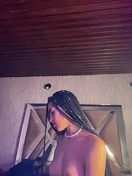 Snapshot of MichelleDiaz_Pink chatting on 03.18.25 MichelleDiaz Pink online show from 03.18.25