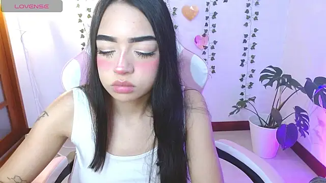 Snapshot of hellokitty__valery chatting on 06.30.26 hellokitty valery online show from 06.30.26