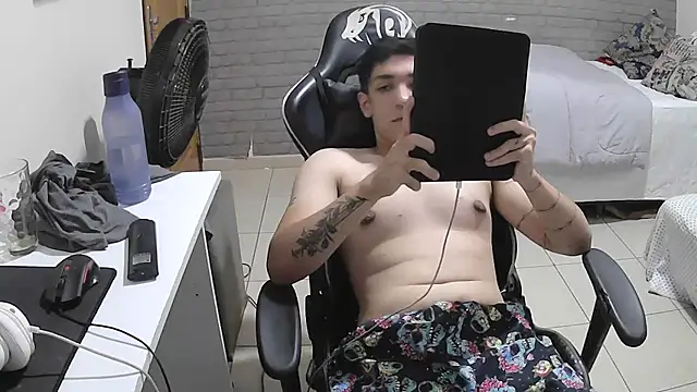 Snapshot of brancooodonto chatting on 10.10.25 brancooodonto online show from 10.10.25