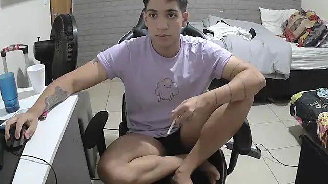 Snapshot of brancooodonto chatting on 10.17.25 brancooodonto online show from 10.17.25