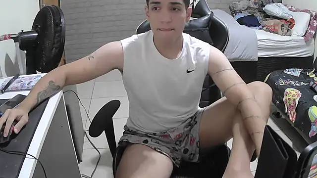 Snapshot of brancooodonto chatting on 10.24.25 brancooodonto online show from 10.24.25