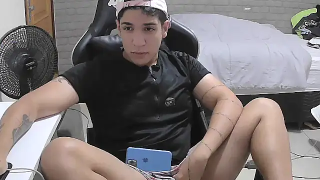 Snapshot of brancooodonto chatting on 11.20.25 brancooodonto online show from 11.20.25