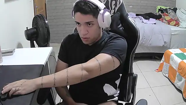 Snapshot of brancooodonto chatting on 11.30.25 brancooodonto online show from 11.30.25