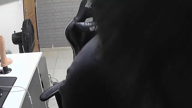 Snapshot of brancooodonto chatting on 12.14.25 brancooodonto online show from 12.14.25