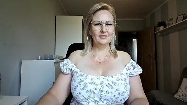 DianaLive online show from 05.23.26