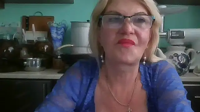Snapshot of Heidi-Helga chatting on 09.16.25 Heidi-Helga online show from 09.16.25