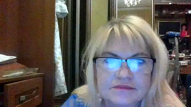 Snapshot of Heidi-Helga chatting on 09.18.25 Heidi-Helga online show from 09.18.25