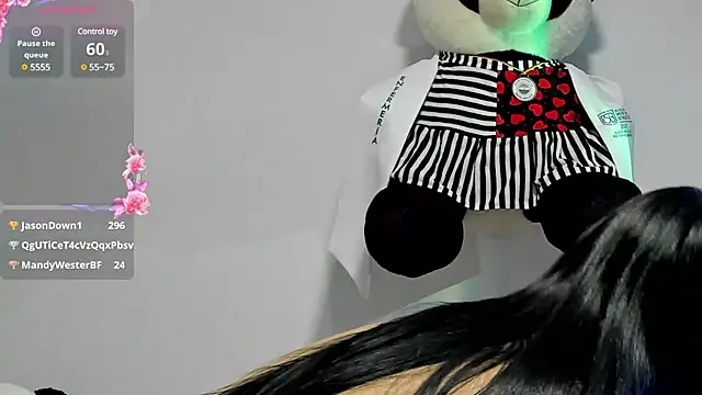 Snapshot of Kylie_brazt chatting on 03.15.25 Kylie brazt online show from 03.15.25