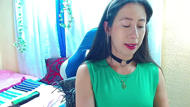 Gia leinn online show from 10.17.25