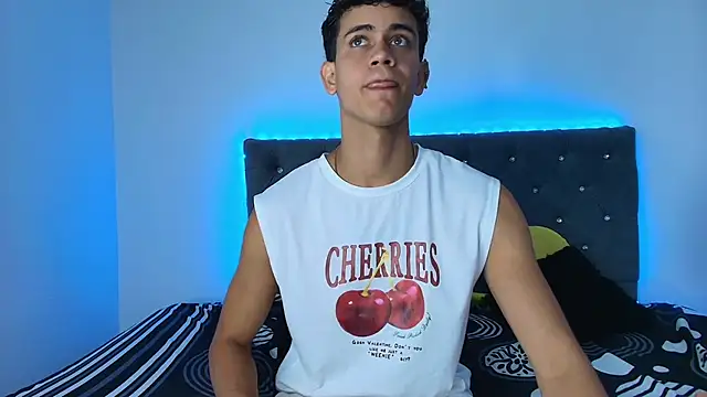 Maximiliano  Fire online show from 09.15.25