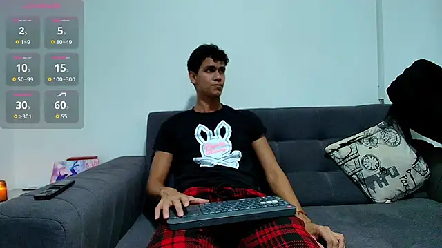 Maximiliano  Fire online show from 04.21.26