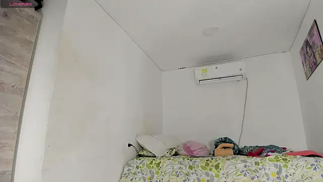 flor herrera01 online show from 09.19.25