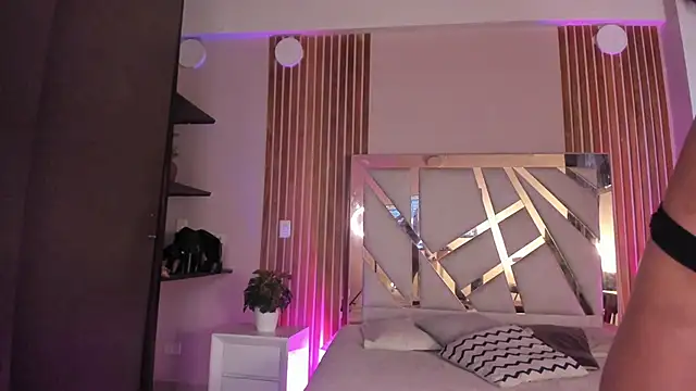 Snapshot of sweetviolet__ chatting on 01.10.26 sweetviolet online show from 01.10.26