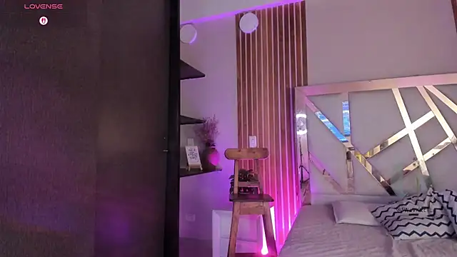 Snapshot of sweetviolet__ chatting on 02.12.26 sweetviolet online show from 02.12.26