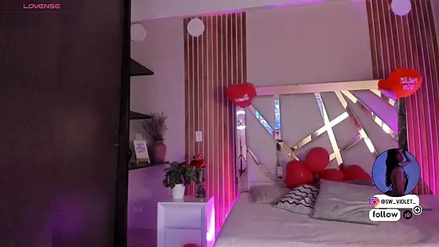 Snapshot of sweetviolet__ chatting on 02.18.26 sweetviolet online show from 02.18.26