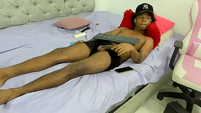 Snapshot of Luna__ho chatting on 10.30.25 Luna ho online show from 10.30.25