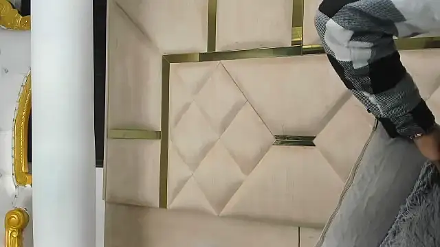 Kendall 6669 online show from 10.02.25