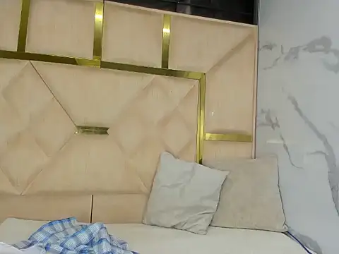 Kendall 6669 online show from 11.26.25