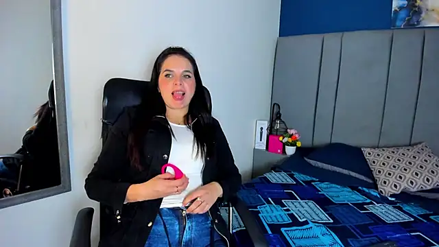 laura hotties online show from 02.10.26